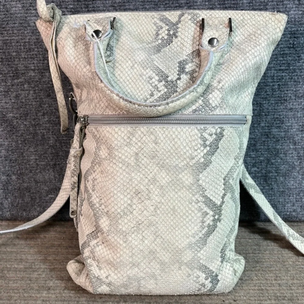 Maurizio Taiuti Snakeskin Embossed Leather Bucket Bag Made in Italy Gray White